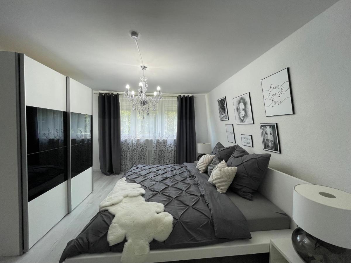 Luxus Apartment Am Fremersberg - Zentral - Mit Sauna & Badewanne Baden-Baden Luaran gambar