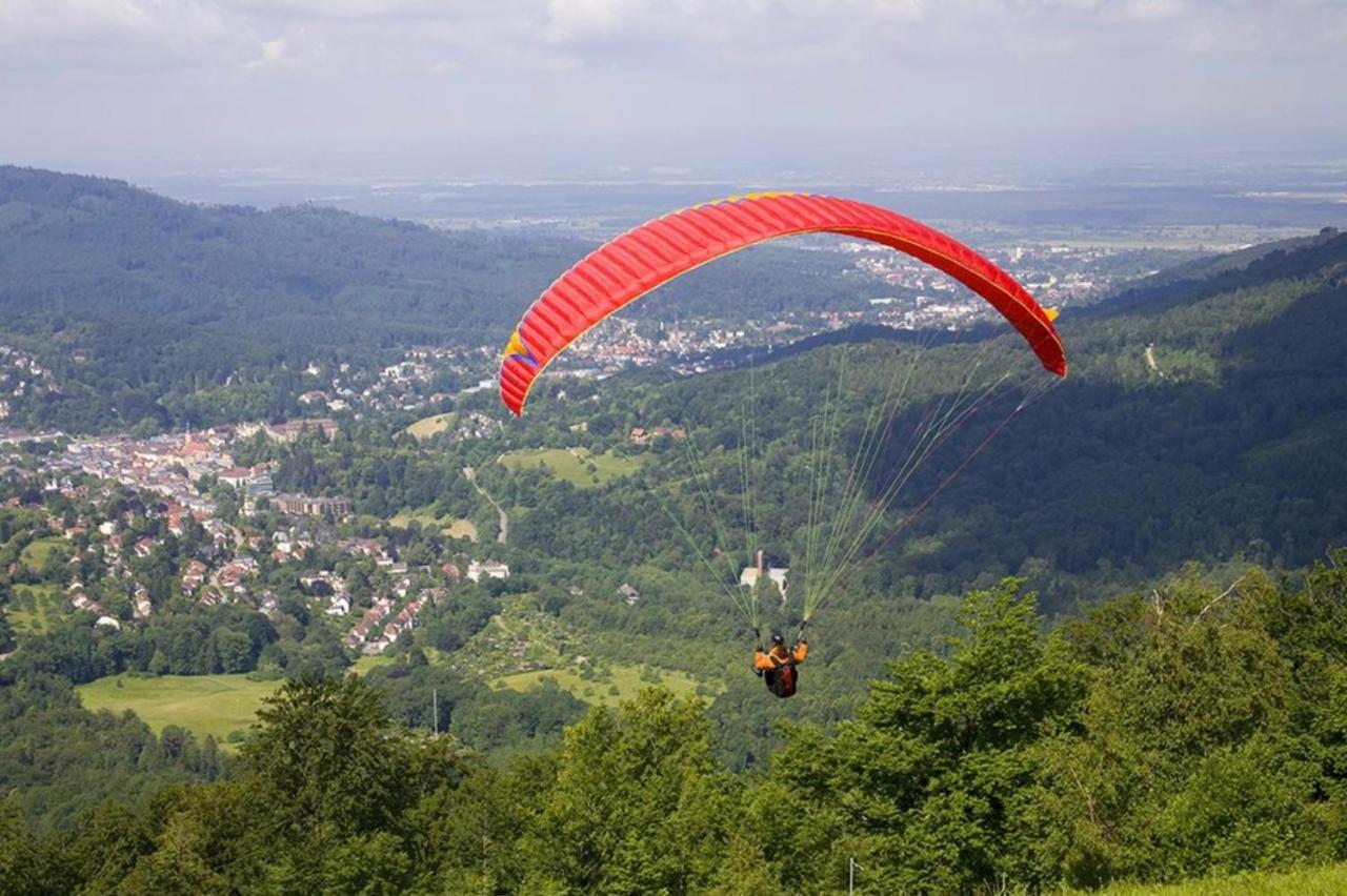 Luxus Apartment Am Fremersberg - Zentral - Mit Sauna & Badewanne Baden-Baden Luaran gambar